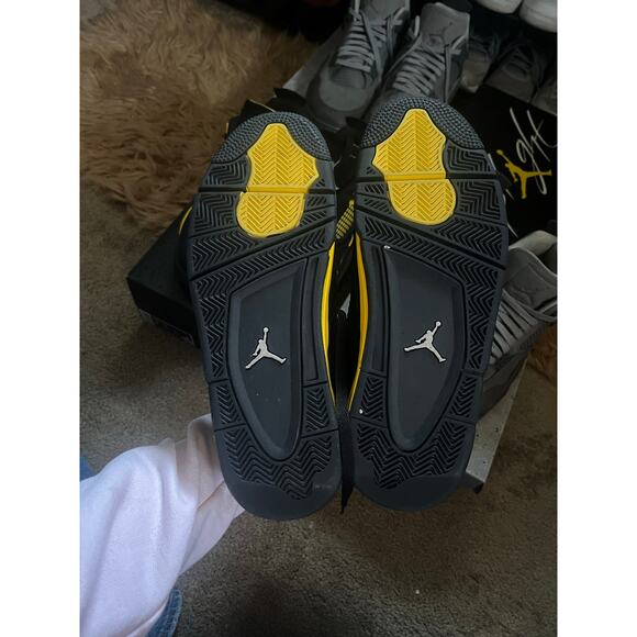 Air Jordan 4 Thunder main image 5